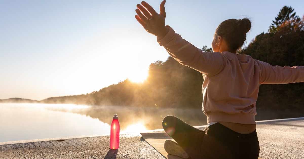 How do yogis stay warm in winter?